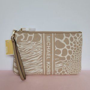 MICHAEL KORS Jet Set Charm Signature Logo Wristlet/Pouch- Camel Multi